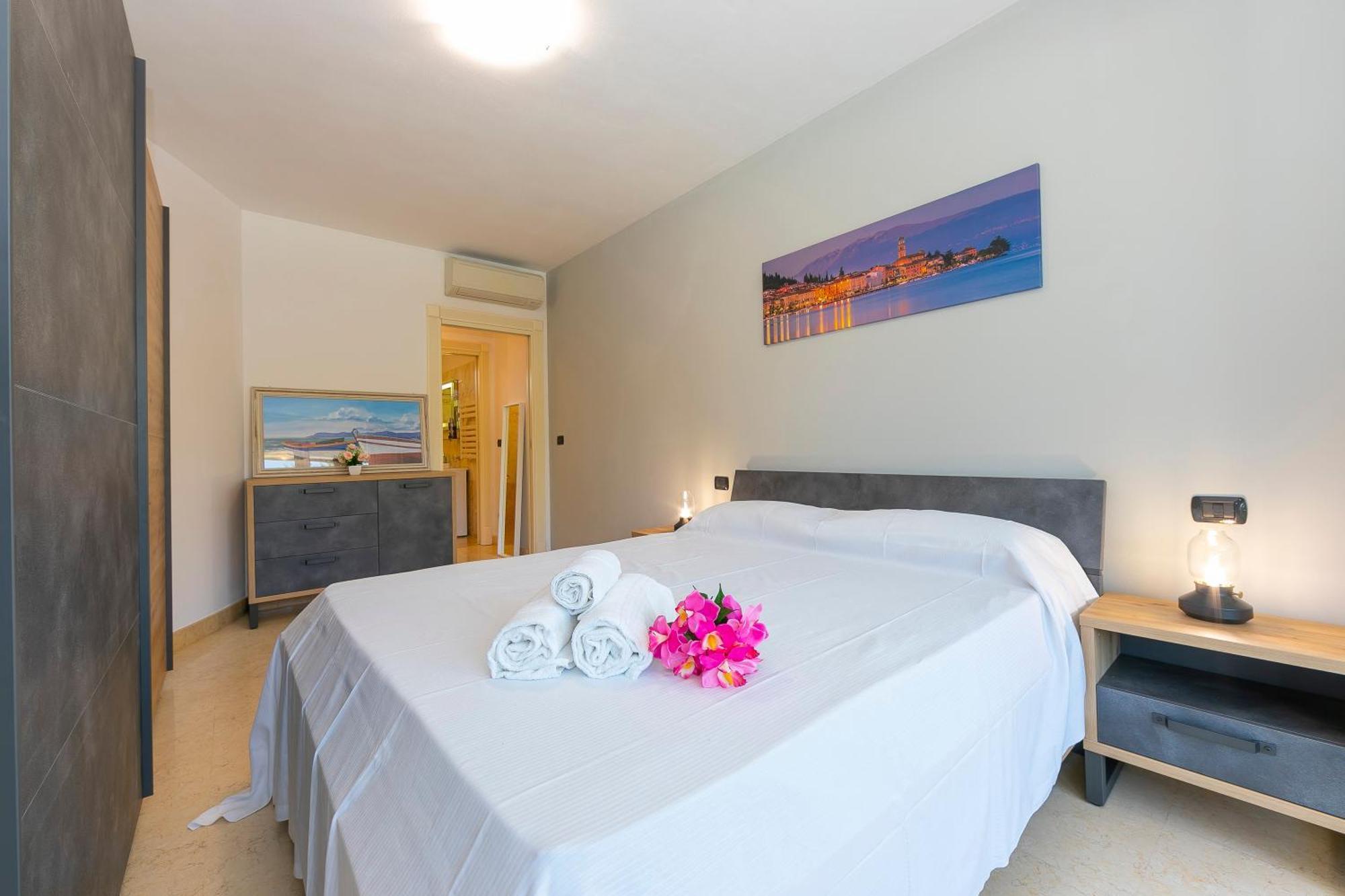 Rivoltella Apt With Pool 600M From Lake - Happy Rentals Desenzano del Garda Exterior photo