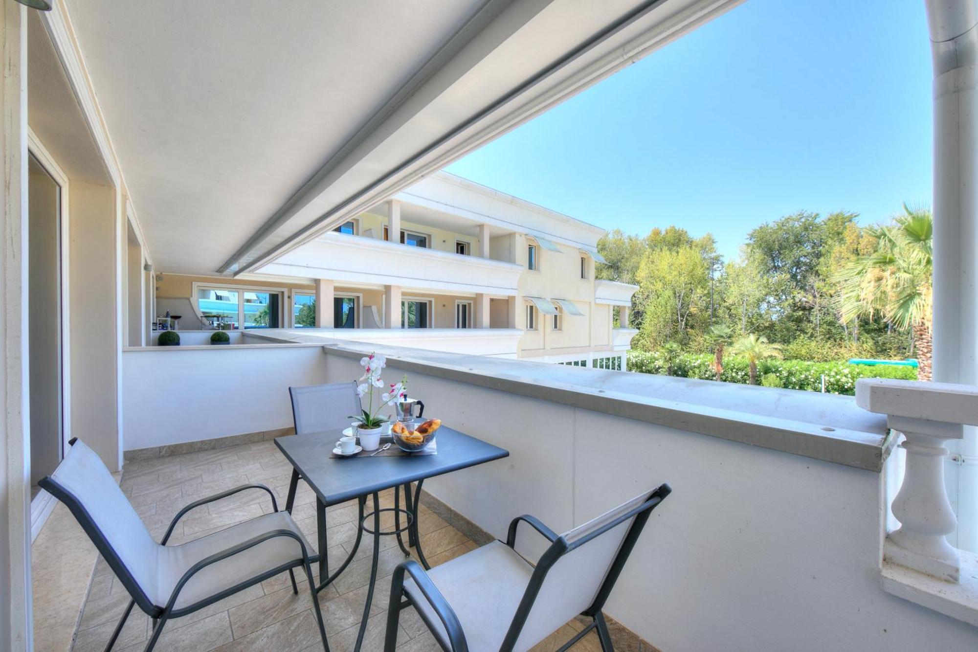Rivoltella Apt With Pool 600M From Lake - Happy Rentals Desenzano del Garda Exterior photo